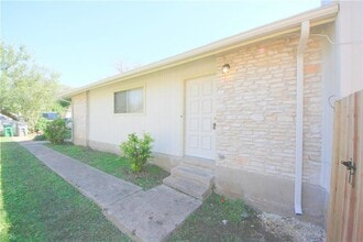 1013 Fieldwood Dr in Austin, TX - Building Photo - Building Photo