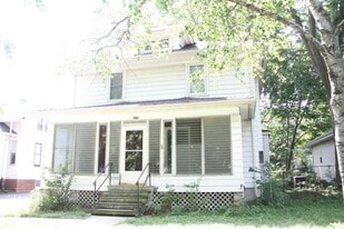 721 S Prairie St in Champaign, IL - Building Photo