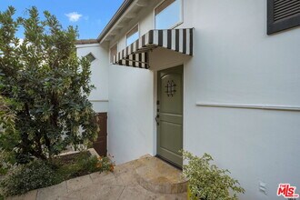 2319 Outpost Dr in Los Angeles, CA - Building Photo - Building Photo