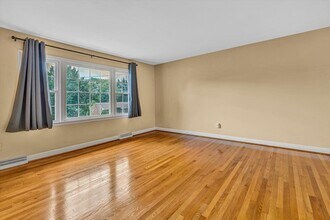 3425 Greencliff Rd in Cave Spring, VA - Building Photo - Building Photo