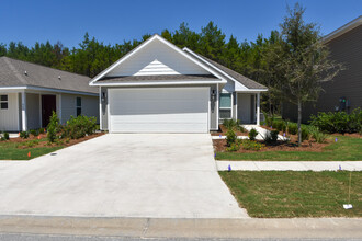 575 Earl Godwin Rd in Freeport, FL - Foto de edificio - Building Photo