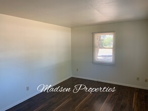 1637 Downing Ave in Chico, CA - Building Photo - Building Photo