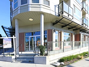 22308 Lougheed Hwy in Maple Ridge, BC - Building Photo - Building Photo