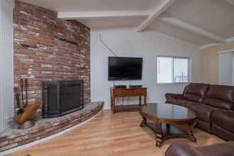 845 Wave St in Monterey, CA - Foto de edificio - Building Photo