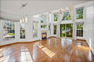 807 Fairmont Ct in Des Plaines, IL - Building Photo - Building Photo