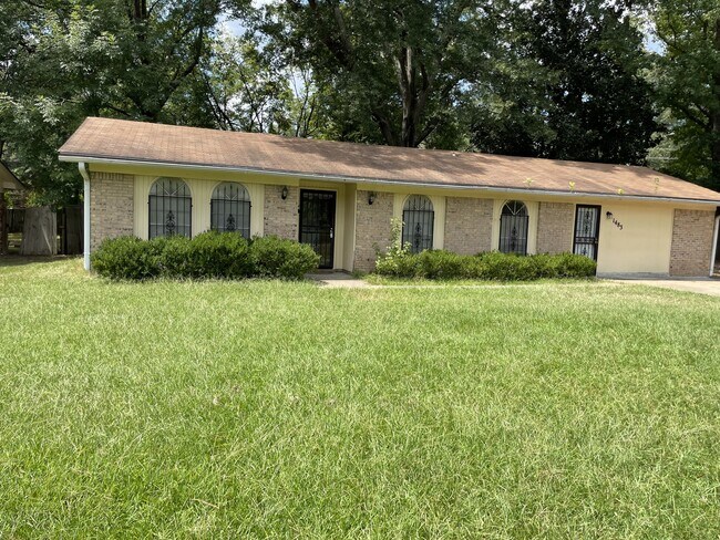 property at 1483 Wooddell Dr