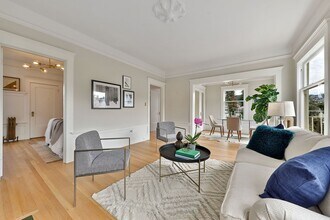 135 Carl St in San Francisco, CA - Building Photo - Building Photo