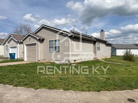 206 Coconut Grove Dr in Nicholasville, KY - Building Photo