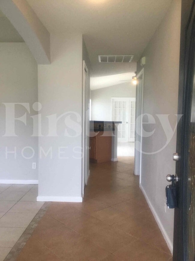 662 SW Sandbar Terrace in Port St. Lucie, FL - Building Photo - Building Photo