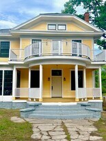 101 W Markham Ave in Durham, NC - Building Photo