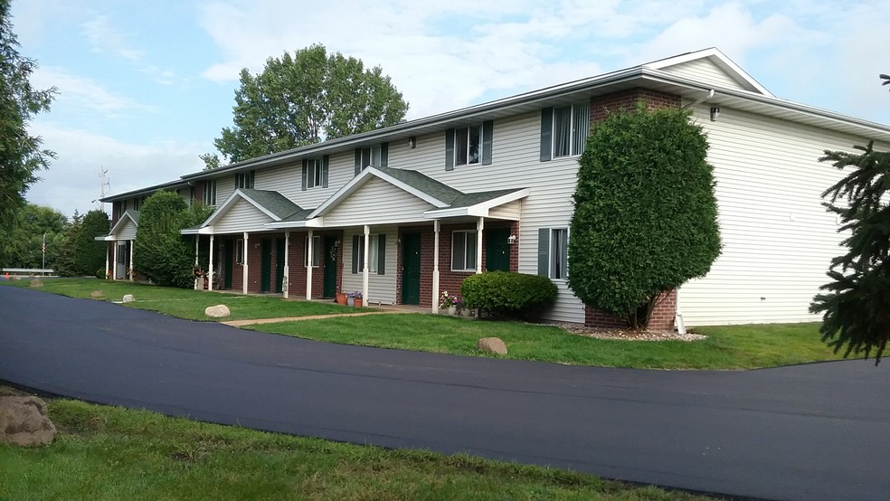 Acorn Court Apartments Menasha Wi Apartments For Rent