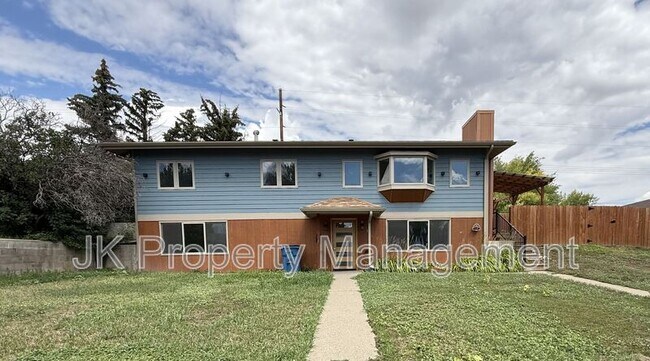 property at 105 Riverview Dr W