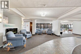 111 Riverside Dr E in Windsor, ON - Building Photo - Building Photo