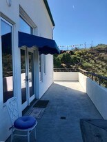 1646 Jando Dr in Topanga, CA - Building Photo