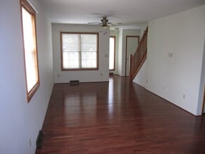 8 Cindy Way in Cohoes, NY - Building Photo - Building Photo