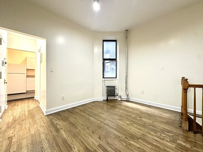 3133 Broadway