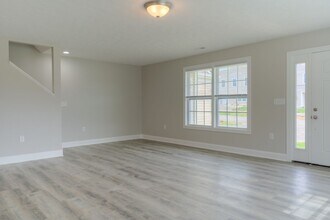680 Pin Oak Dr NW in Christiansburg, VA - Building Photo - Building Photo