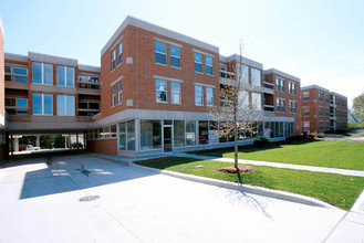 Lake Courts in Wilmette, IL - Building Photo - Other