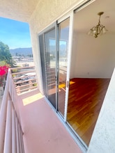 3119 Foothill Blvd in Montrose, CA - Building Photo - Building Photo