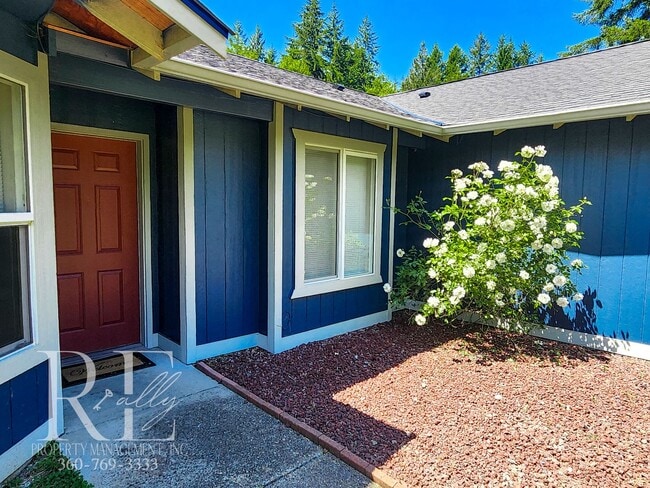 5862 SW Reese Ln in Port Orchard, WA - Building Photo - Building Photo