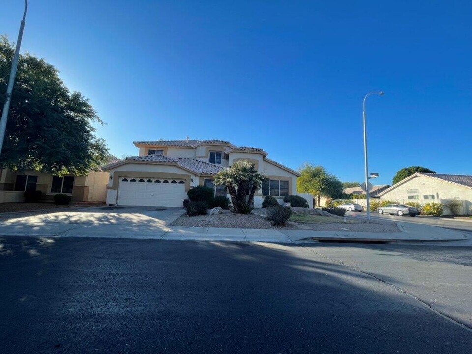 922 N Sicily Dr in Chandler, AZ - Building Photo