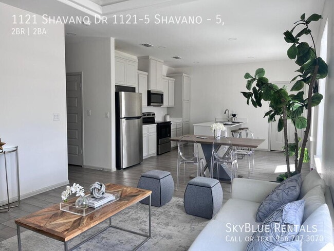 property at 1121 Shavano Dr