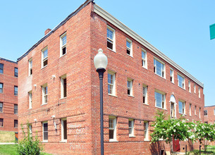 Fairway Park in Washington, DC - Building Photo - Building Photo