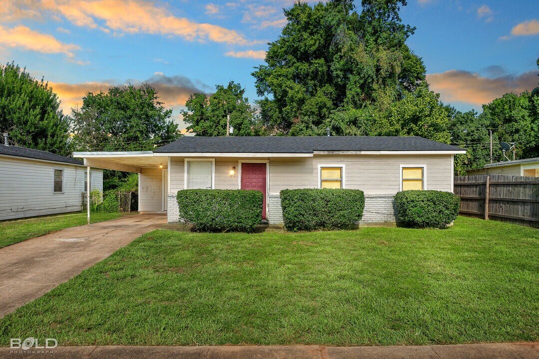 1222 Lampkin St in Bossier City, LA - Building Photo