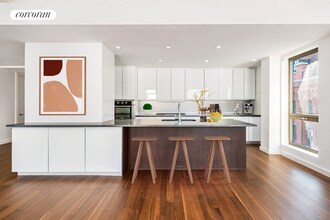 290 Mulberry St in New York, NY - Building Photo - Building Photo