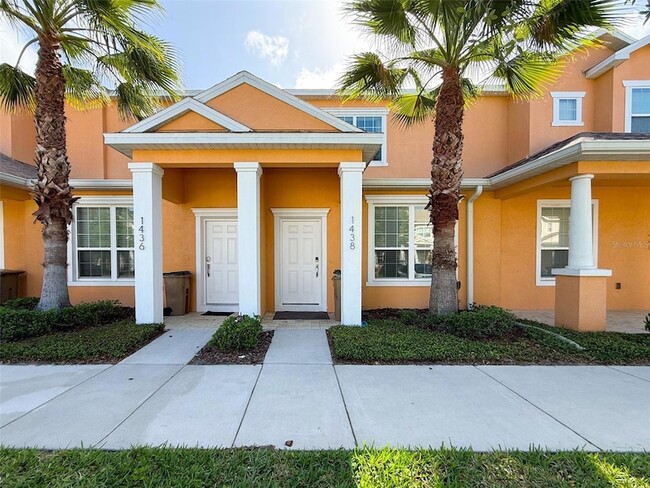property at 1438 Retreat Cir