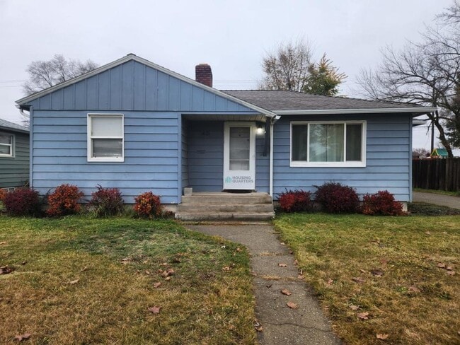 property at 1615 E Bismark Ave