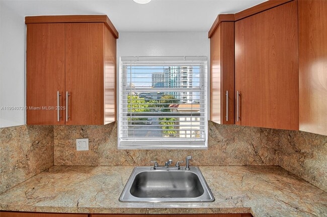 500 NE 26th St in Miami, FL - Foto de edificio - Building Photo