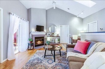 17 Devon Club Ln, Unit 17 Devon Commons Lane in Braintree, MA - Building Photo - Building Photo