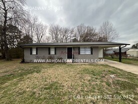 1622 N Broadway St in Heber Springs, AR - Building Photo