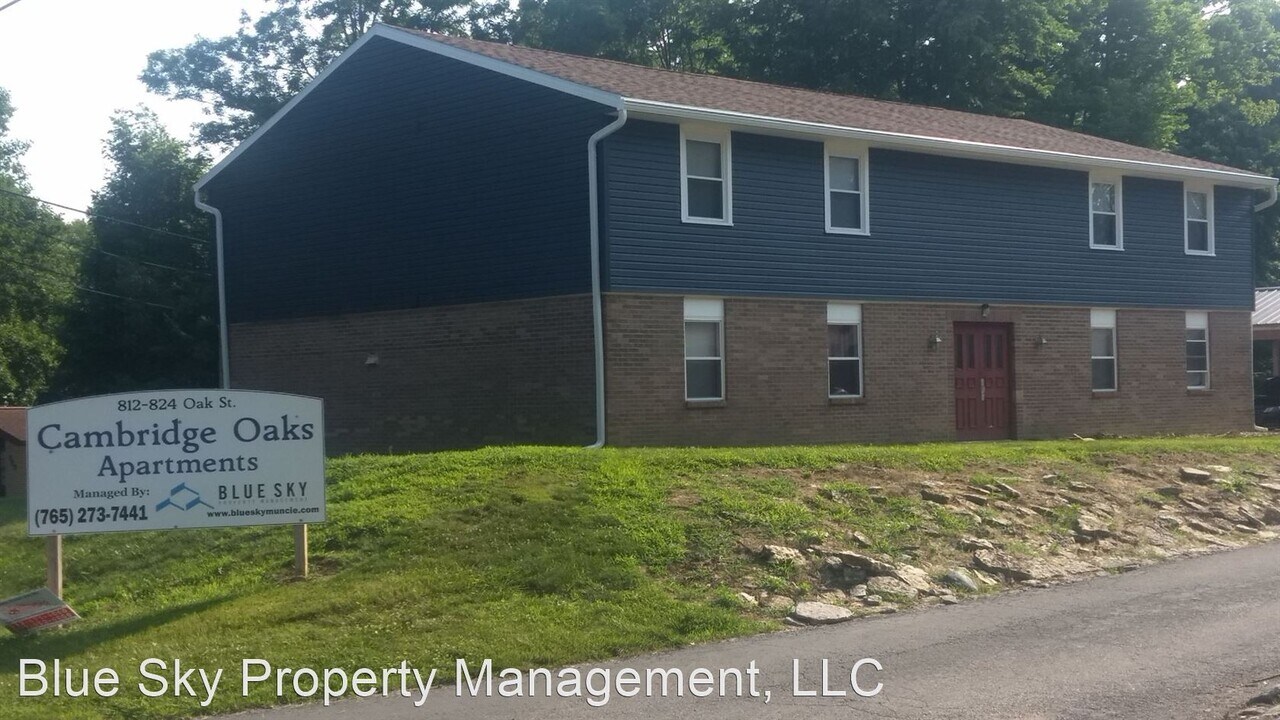 824 Oak St in Connersville, IN - Building Photo