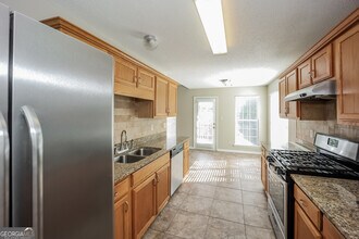 6555 Creekview Ct in Riverdale, GA - Building Photo - Building Photo