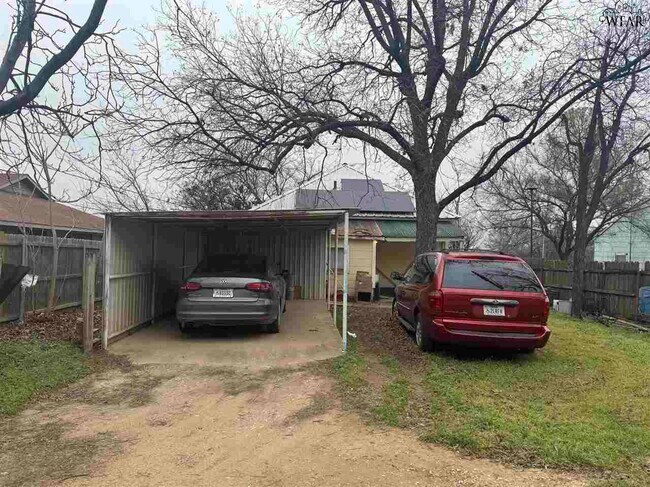 225 N Sycamore St in Archer City, TX - Building Photo - Building Photo