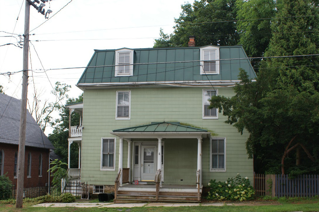 4 E Main St in New Market, MD - Building Photo