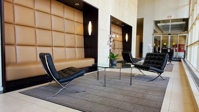 5320 N Sheridan Rd, Unit 1608 in Chicago, IL - Building Photo - Building Photo