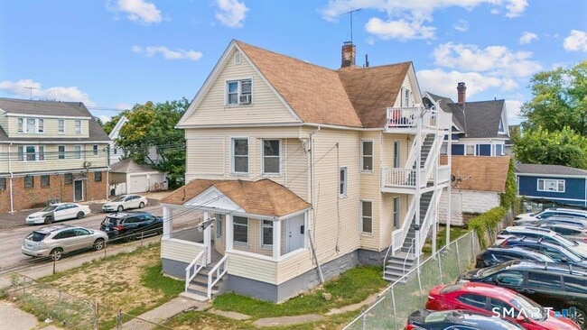 property at 725 Beechwood Ave