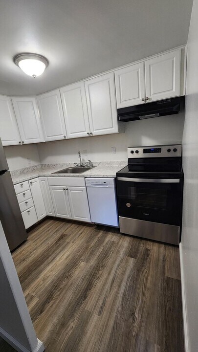 Country Club Apartments in Poughkeepsie, NY - Building Photo