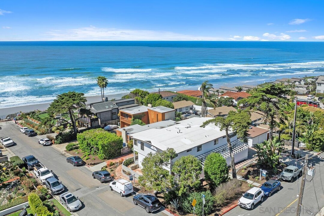 1310 Ocean Ave in Del Mar, CA - Building Photo