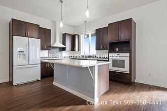 7458 Bouldercrest Rd NE in Moses Lake, WA - Building Photo - Building Photo