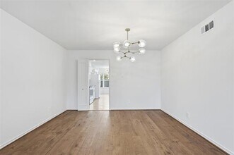 7351 Wellcrest Dr in Dallas, TX - Building Photo - Building Photo