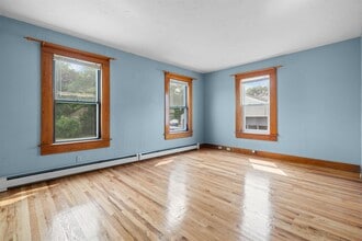 106 Bismark St in Manchester, NH - Building Photo - Building Photo