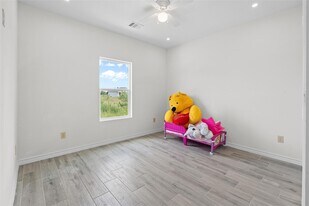 5053-5835 Drive in Cleveland, TX - Building Photo