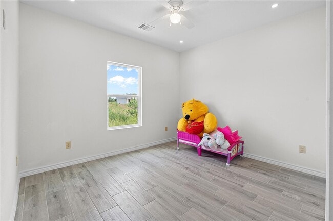 5053-5835 Drive in Cleveland, TX - Building Photo - Building Photo