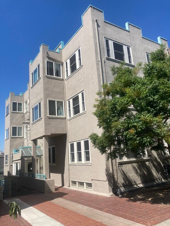 275 Park View Ter in Oakland, CA - Building Photo