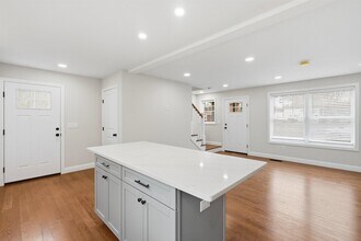 24 Daytona St in Nashua, NH - Building Photo - Building Photo