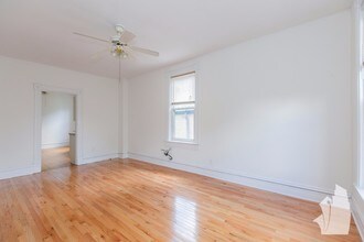 2315 N Southport Ave in Chicago, IL - Building Photo - Building Photo